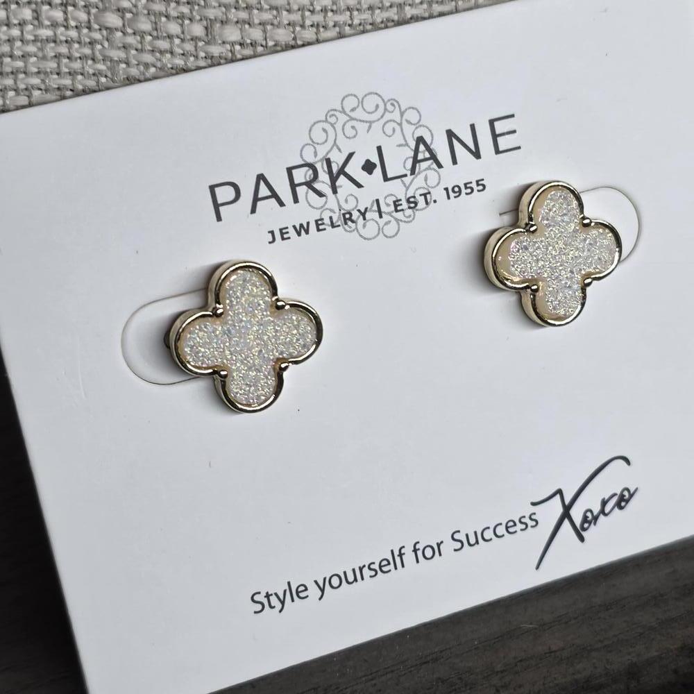 Stardust White Earrings